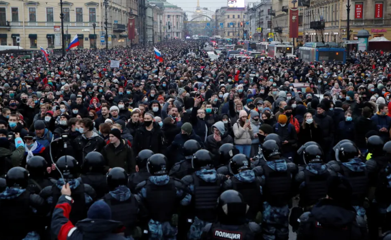 On Russian mass demonstrations against the Putin dictatorship